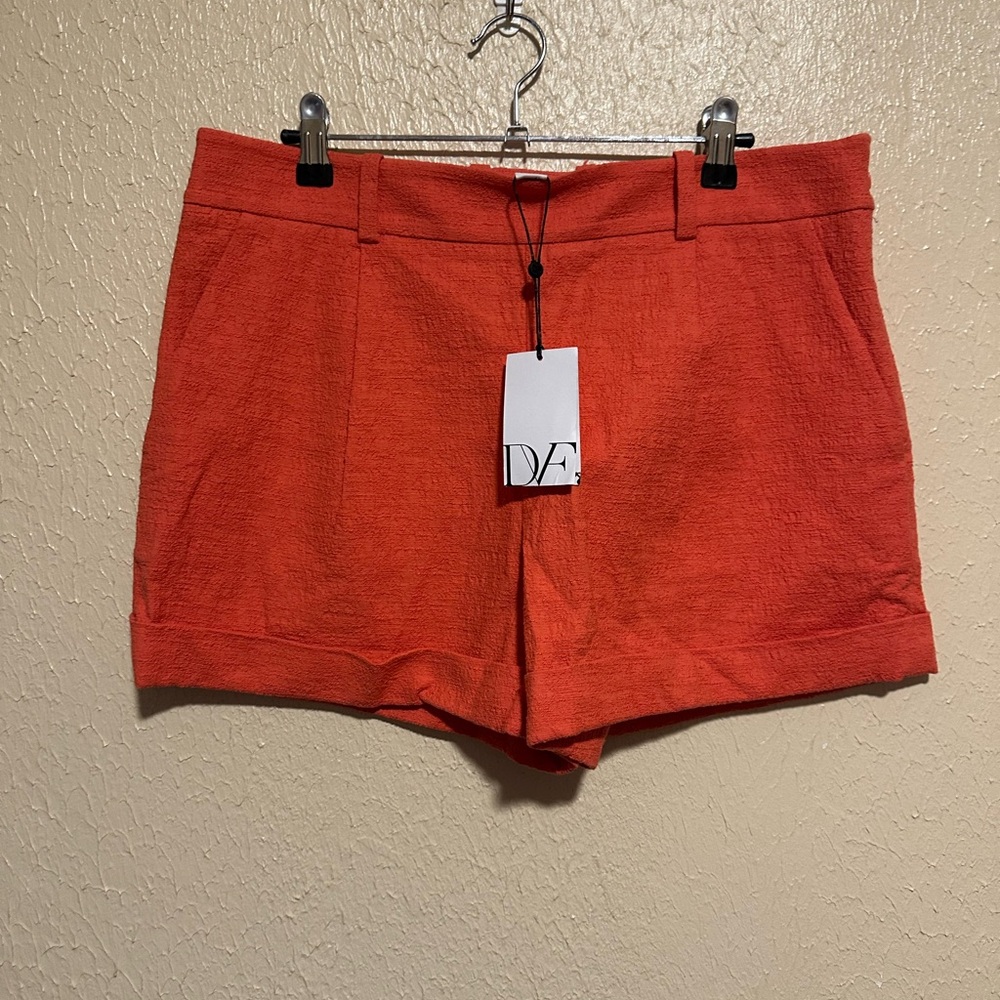 NWT‎ Diane Von Furstenburg Coral Shorts size 12 High Waist Cuffed Textured